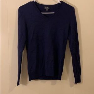 V neck sweater